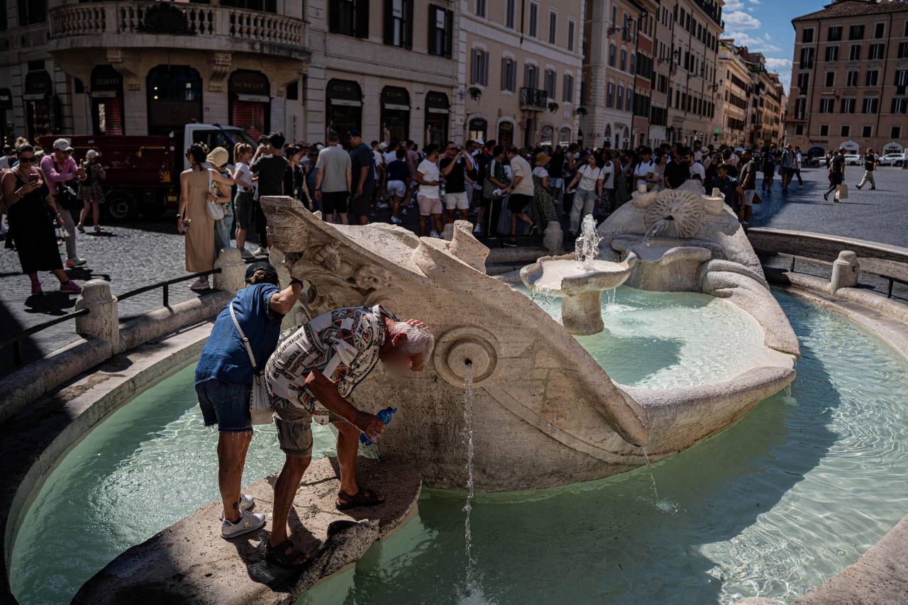 Meteo, arriva il caldo africano con picchi fino a 35 gradi al Centro-Nord Meteo, arriva il caldo africano con picchi fino a 35 gradi al Centro-Nord