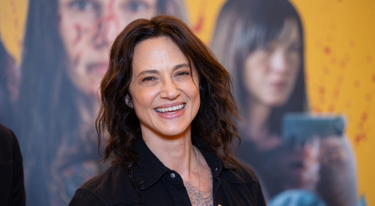 Asia Argento torna a Cannes, il racconto dopo Weinstein e il rapporto difficile con Dario Argento