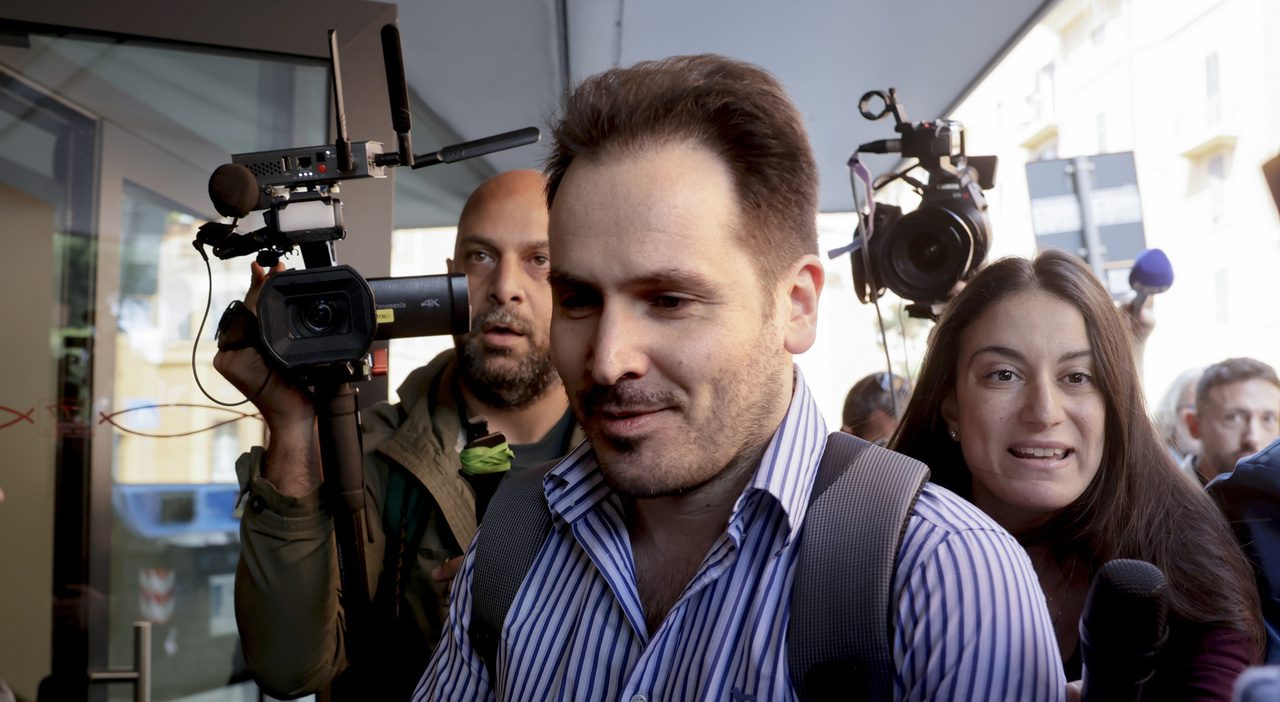 Delitto di Garlasco, Andrea Sempio deposita sei consulenze per contestare l Delitto di Garlasco, Andrea Sempio deposita sei consulenze per contestare l