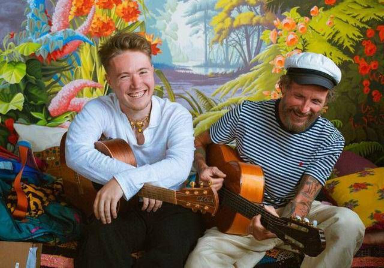 Jovanotti e Alfa insieme in Buon Vento, il singolo estivo nato tra mare e libertà Jovanotti e Alfa insieme in Buon Vento, il singolo estivo nato tra mare e libertà