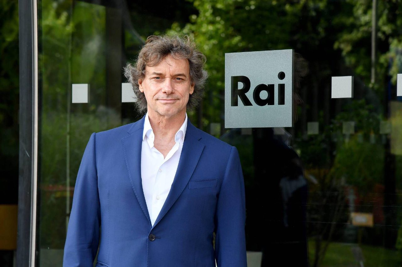 Alberto Angela racconta la Parigi nascosta, tra castelli storici e luoghi segreti su Rai 1 Alberto Angela racconta la Parigi nascosta, tra castelli storici e luoghi segreti su Rai 1