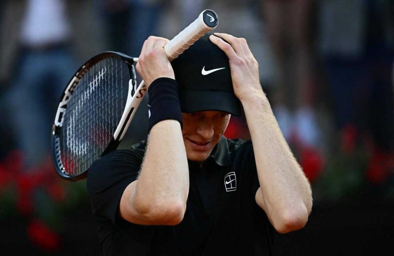 Jannik Sinner da record, quanto guadagna tra sponsor e tornei nel 2026? Jannik Sinner da record, quanto guadagna tra sponsor e tornei nel 2026?