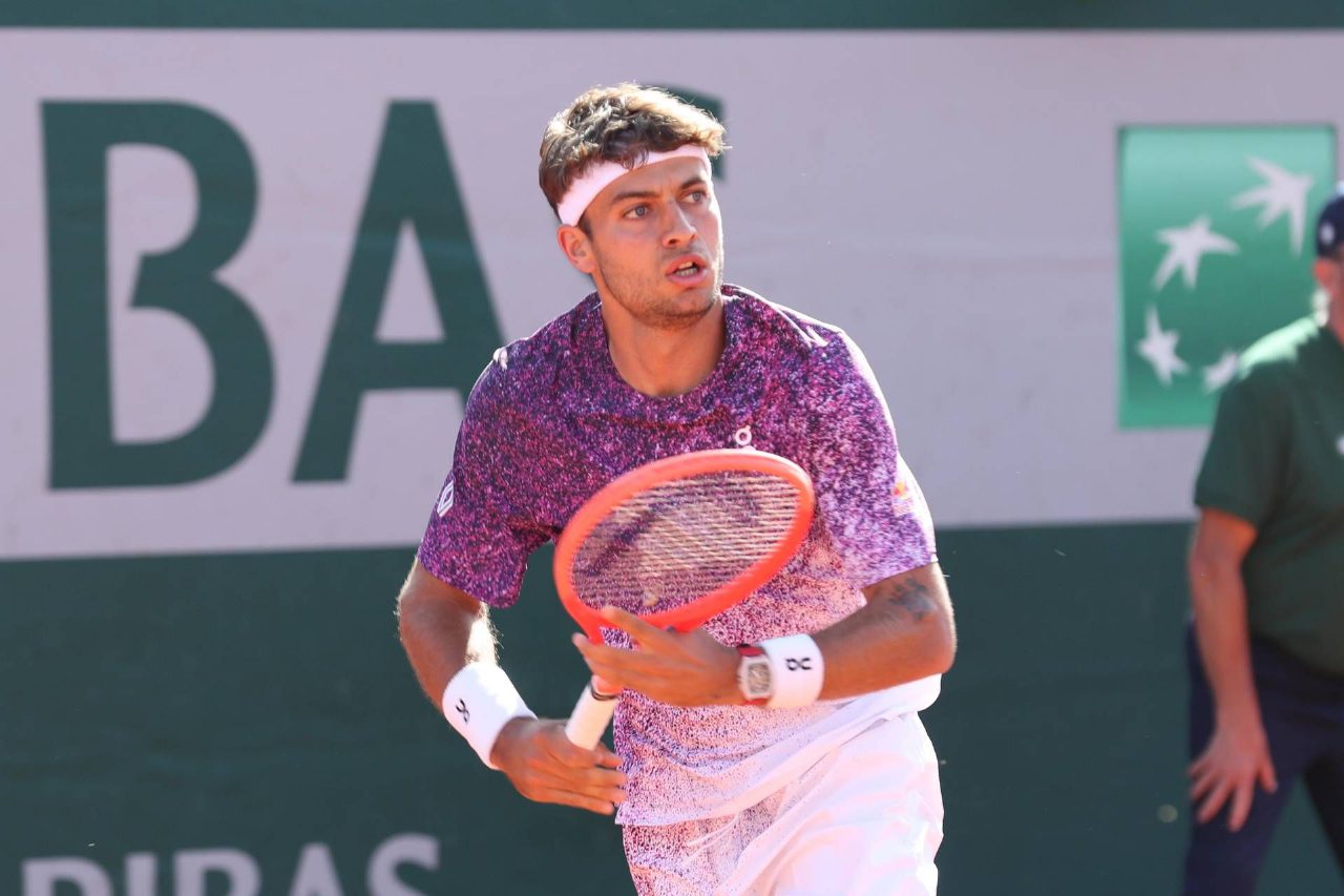 Roland Garros 2026, Sinner guida gli italiani in campo oggi insieme a Berrettini e Cobolli Roland Garros 2026, Sinner guida gli italiani in campo oggi insieme a Berrettini e Cobolli