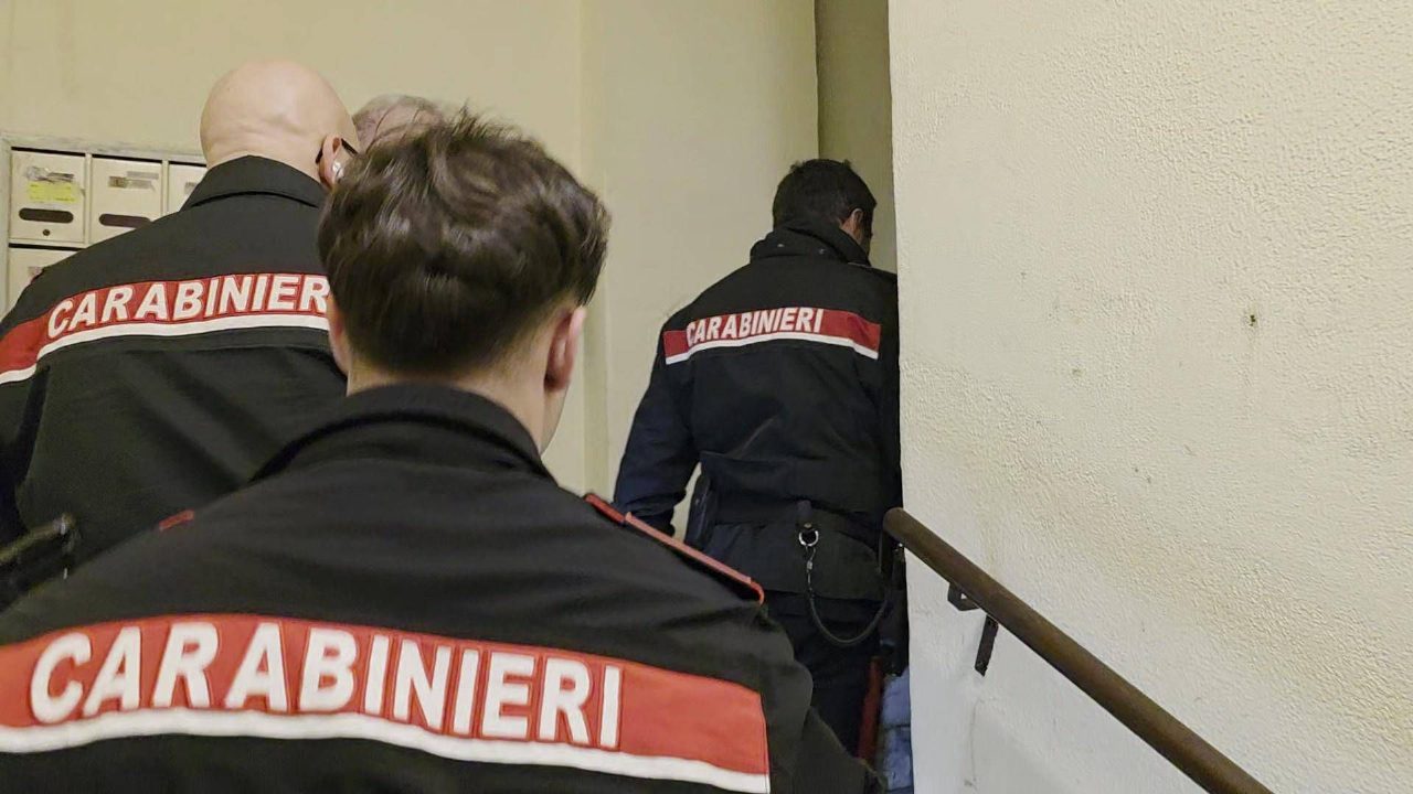 Pozzuoli, annuncia sui social l Pozzuoli, annuncia sui social l