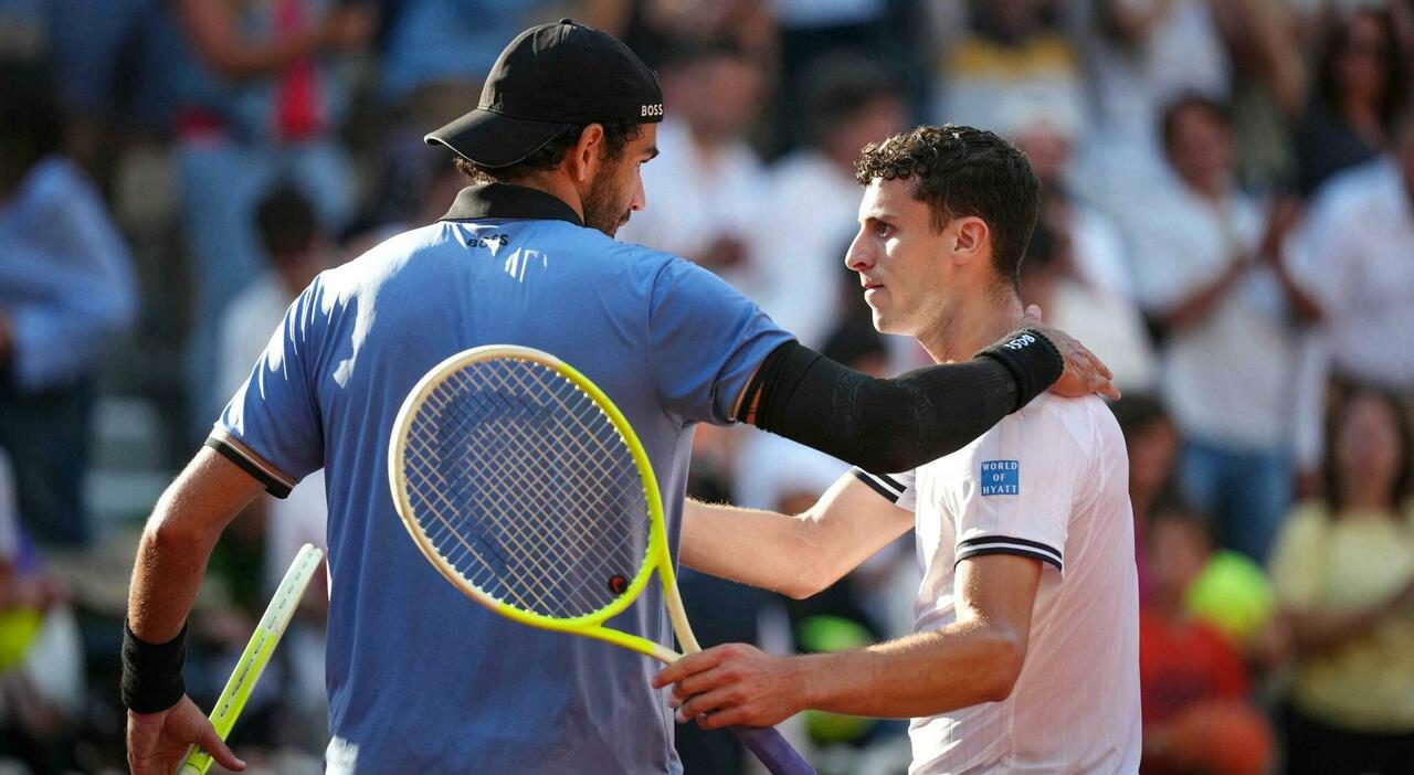 Berrettini vola ai quarti del Roland Garros, il gesto della fidanzata di Cerundolo diventa virale