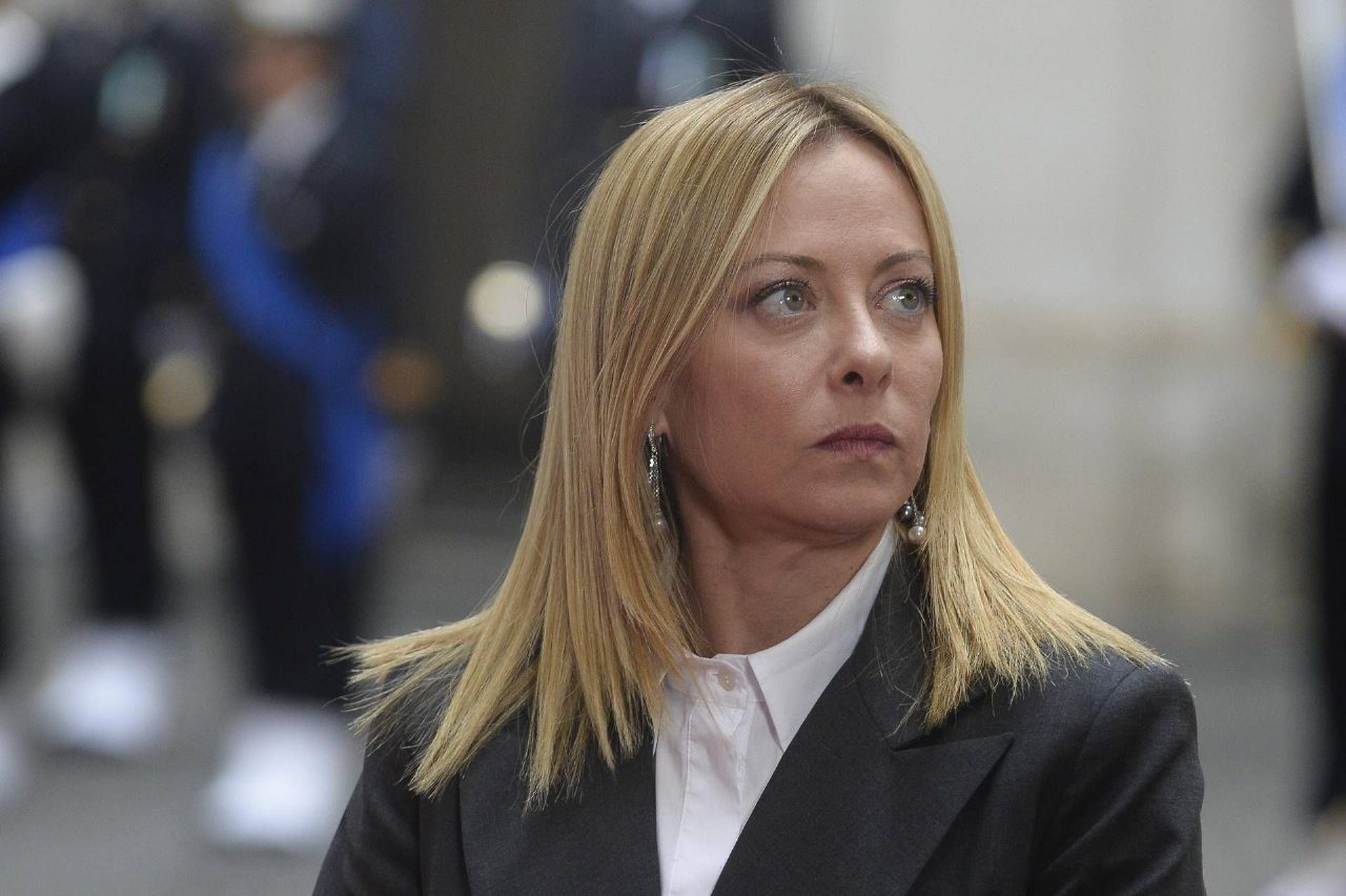 Giorgia Meloni difende la parata del 2 giugno, scontro con Salis sulla Festa della Repubblica