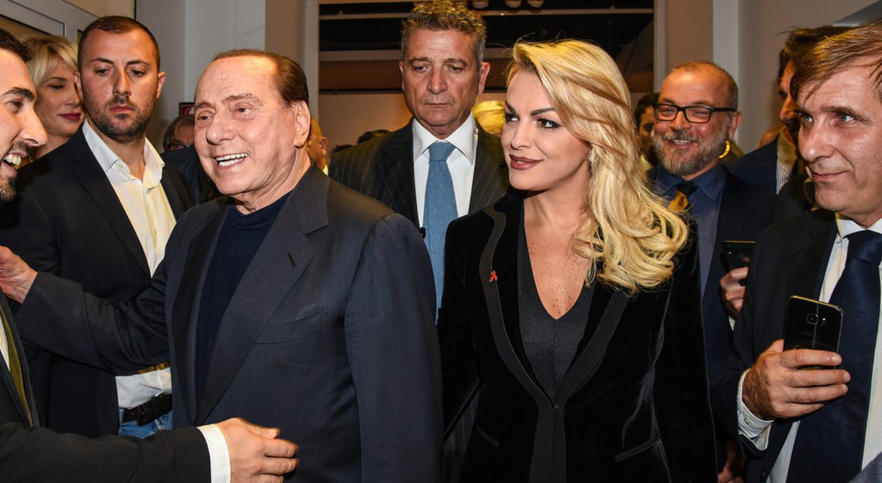 Francesca Pascale e il ricordo di Berlusconi: Darei metà della mia vita per un altro giorno con lui Francesca Pascale e il ricordo di Berlusconi: Darei metà della mia vita per un altro giorno con lui