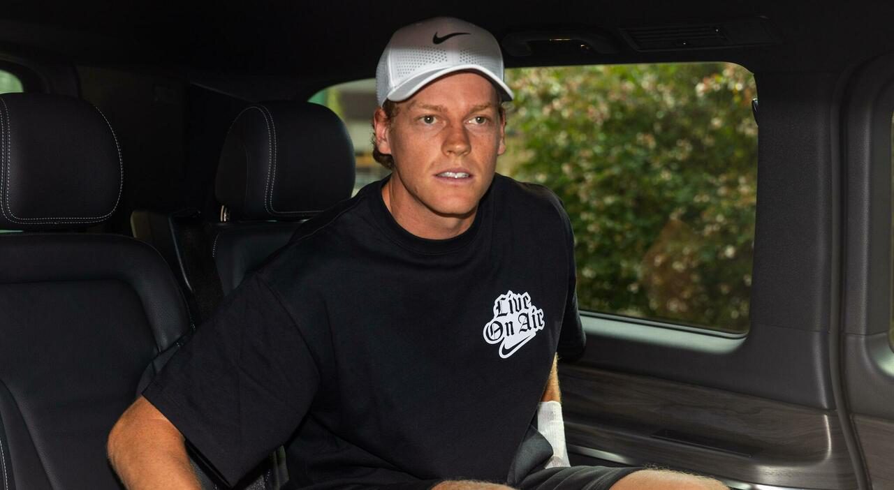 Jannik Sinner, esami ok dopo il malore al Roland Garros e ora nel mirino c Jannik Sinner, esami ok dopo il malore al Roland Garros e ora nel mirino c