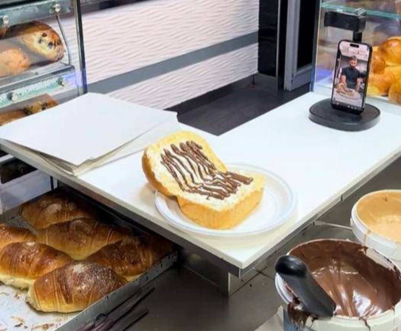 Napoli, sospesa la cornetteria Cip&Ciop dopo i controlli tra lavoro nero e irregolarità igieniche