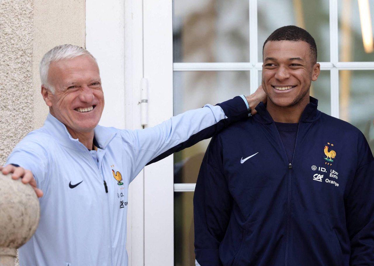 Mbappé difende Deschamps: L