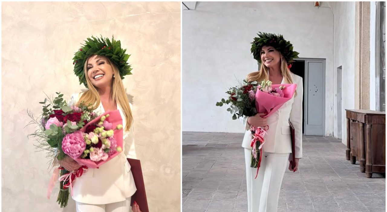 Federica Panicucci si laurea a 58 anni, il traguardo in Psicologia e il look scelto per la proclamazione