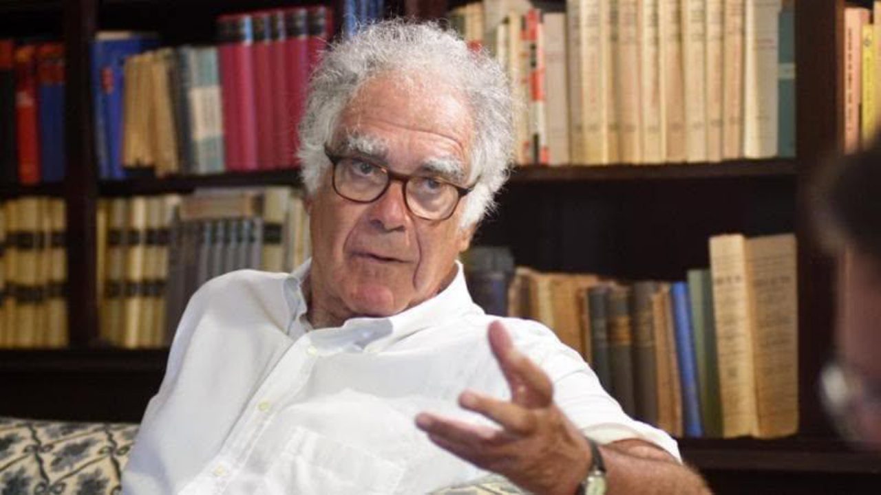 Carlo Ginzburg è morto a 87 anni, addio allo storico che ha rivoluzionato la microstoria