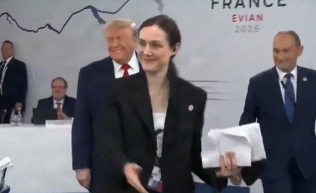 G7 a Évian, Trump arriva per ultimo e scherza con i leader: Sono il boss