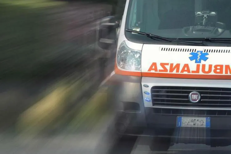 Reggio Emilia, bambino di 11 anni investito da un camion dei rifiuti mentre era in bici Reggio Emilia, bambino di 11 anni investito da un camion dei rifiuti mentre era in bici