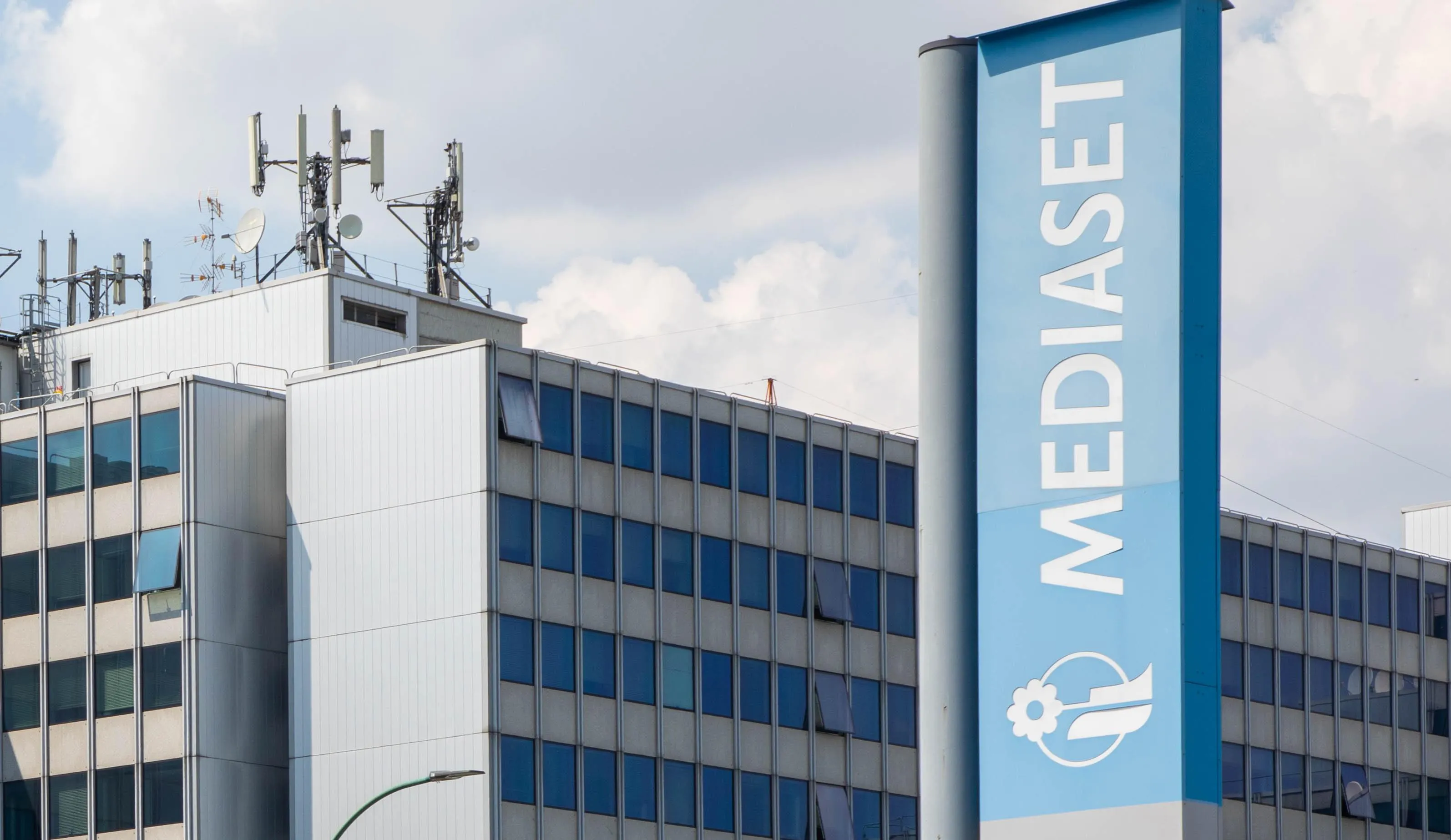 Mediaset studia il ritorno dei quiz storici, da Ok il prezzo è giusto a Jeopardy! con nuovi volti