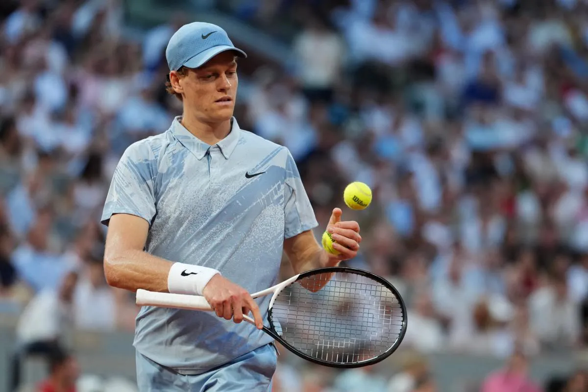Jannik Sinner verso Wimbledon, il numero uno del mondo rassicura sulle condizioni fisiche