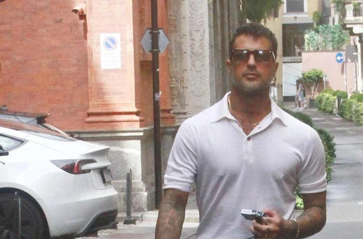 Fabrizio Corona e la politica, il modello è Beppe Grillo ma per ora non ci sono progetti