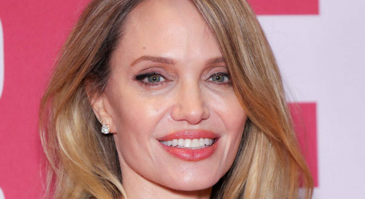Angelina Jolie si racconta, dopo il divorzio da Brad Pitt pronta a riprendere in mano la sua vita