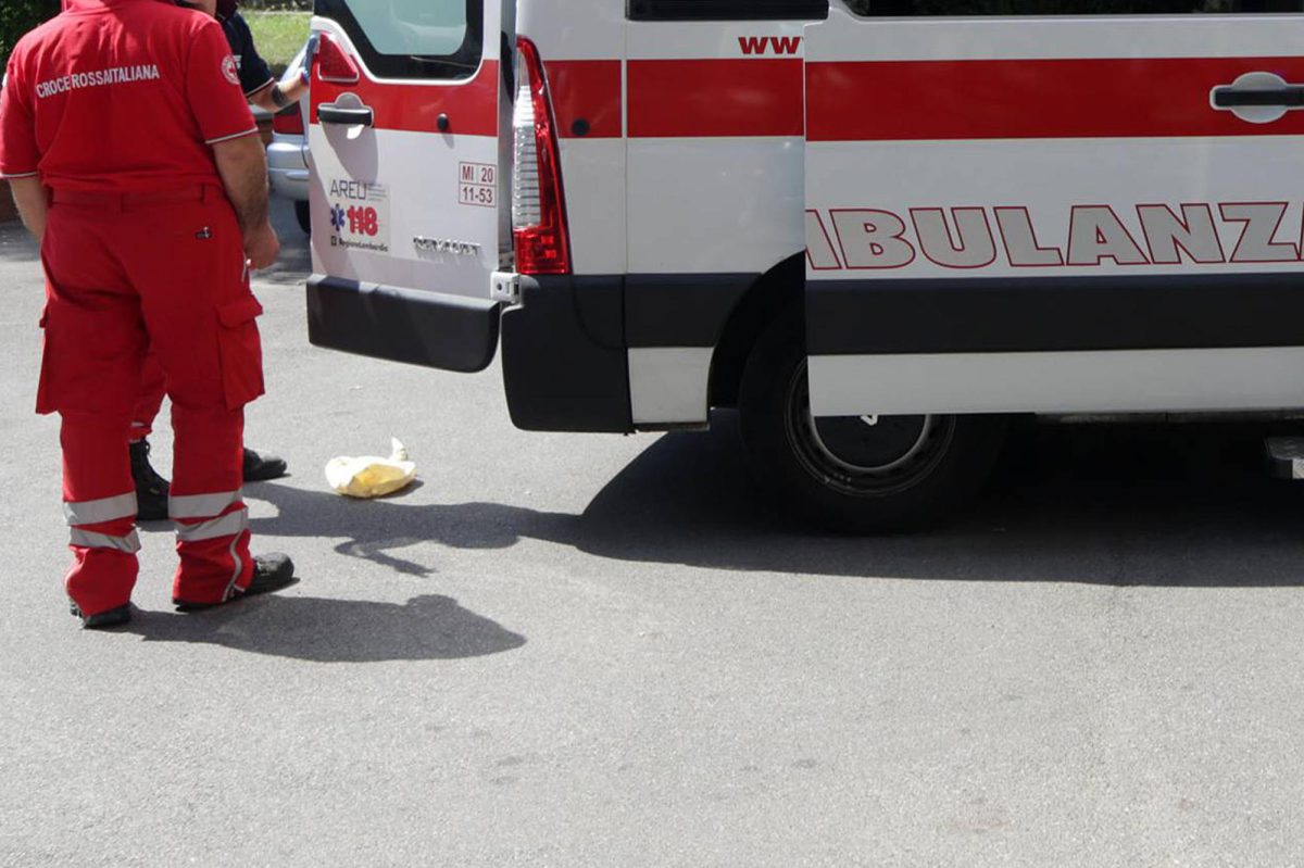 Ostia Antica, 35enne accoltellato davanti a un bar muore al Grassi