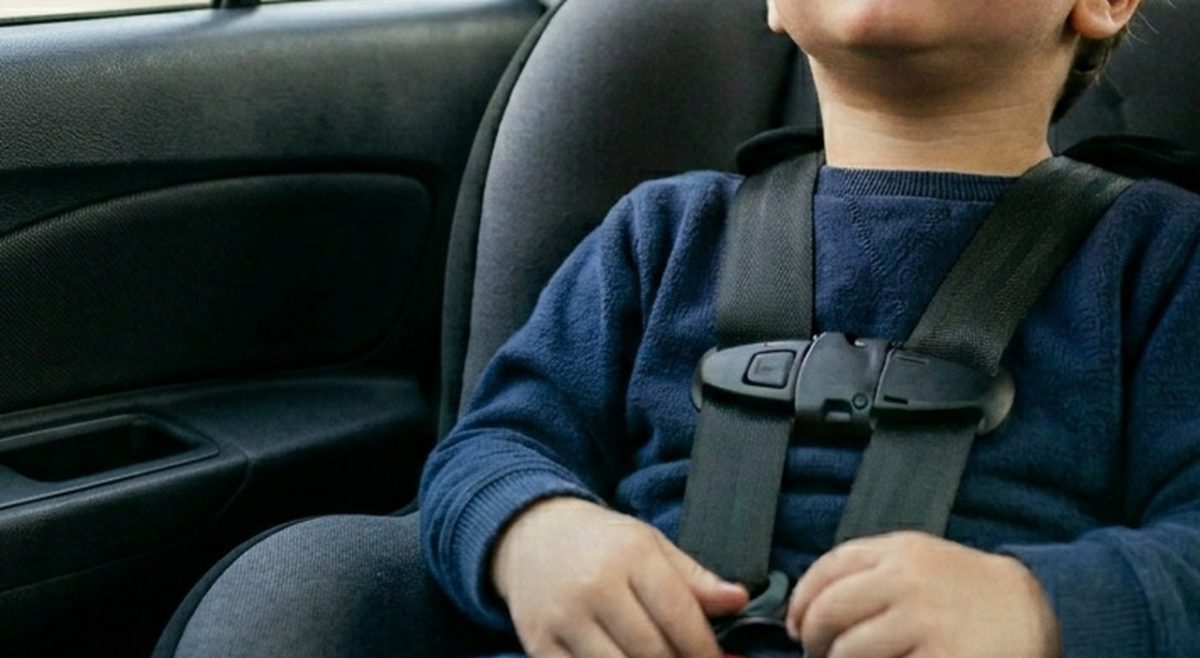 Bimbo di 3 anni morto in auto a Saint-Gratien, aperta un