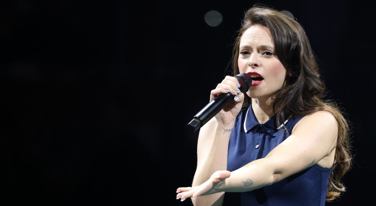Francesca Michielin sposa Davide Spigarolo, nozze a Bassano tra girasoli e Vespa