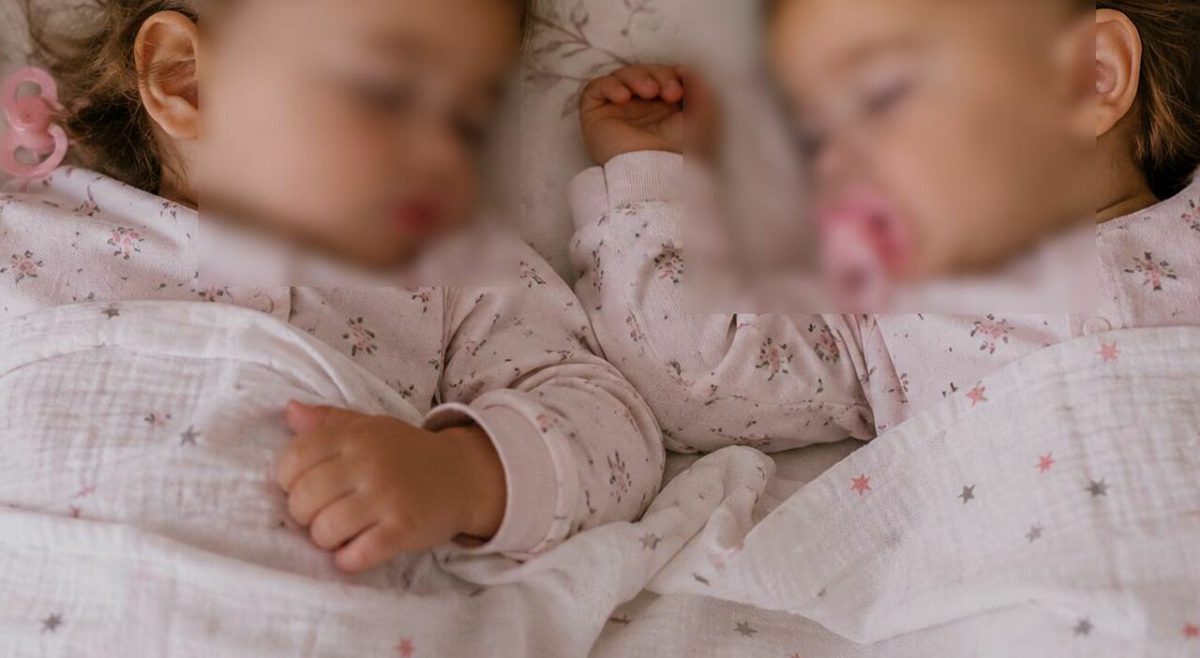 Gemelline morte per disidratazione in Francia, arrestati i genitori e ricoverati gli altri quattro figli