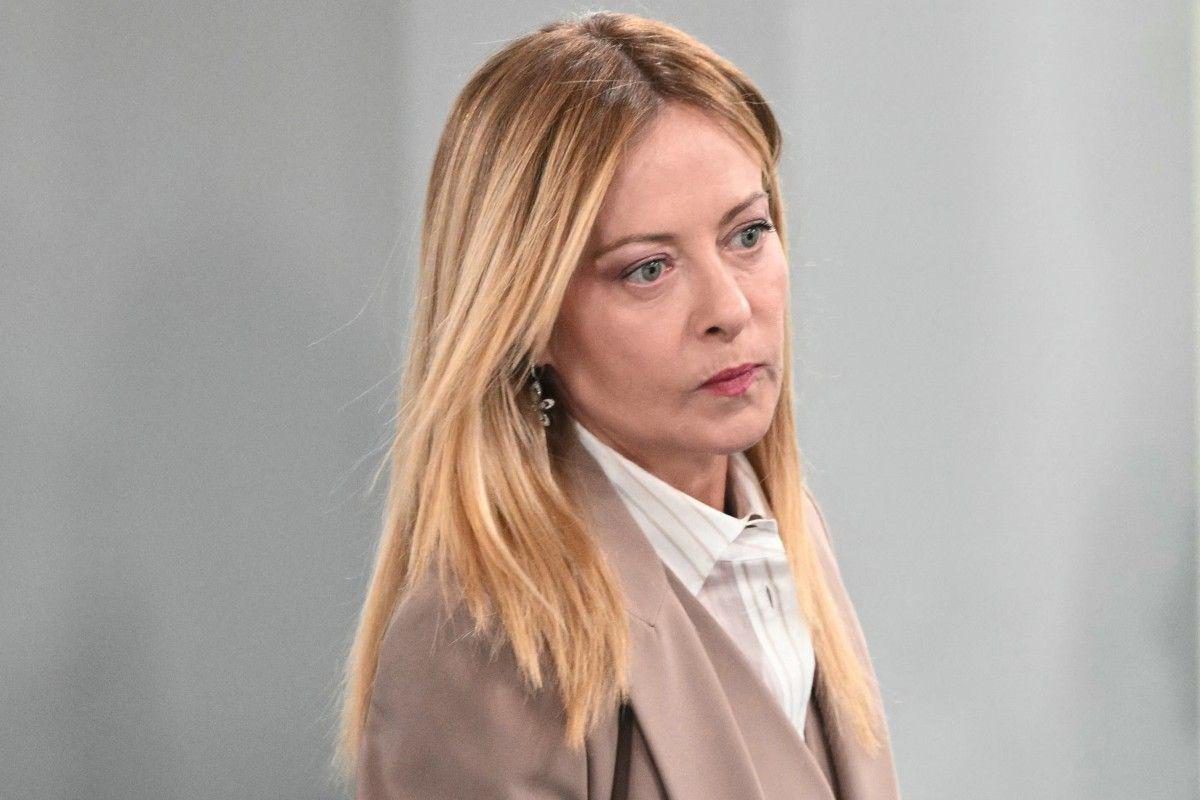 Meloni, rapporti con gli Usa e Iran al centro: critiche a Vannacci e replica sul caso dei voli