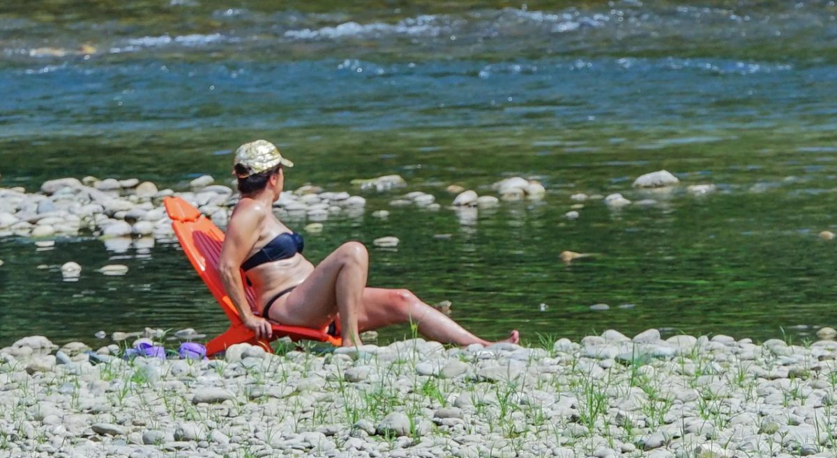 Multa per il topless sul fiume a Cividale del Friuli, una 55enne fa ricorso contro la sanzione