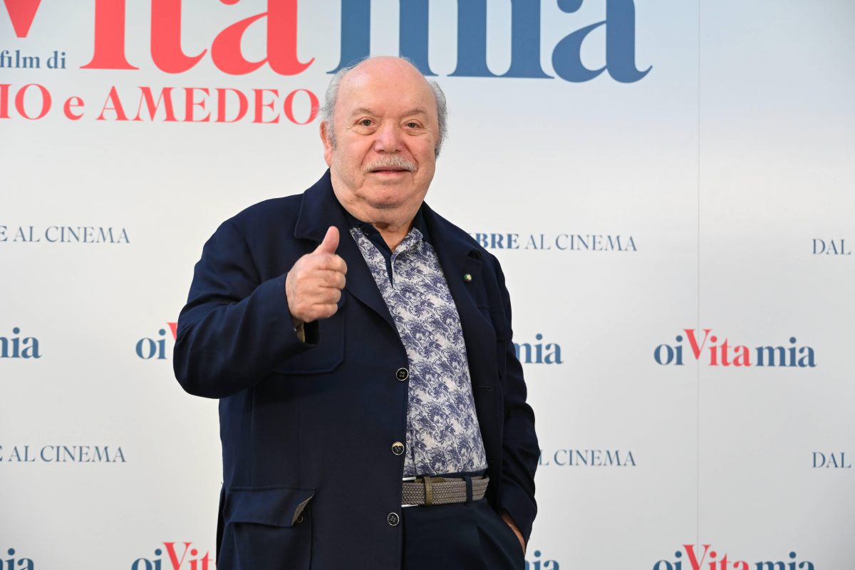Lino Banfi festeggia i 90 anni, tra nuovi progetti e il sogno di interpretare finalmente un cattivo