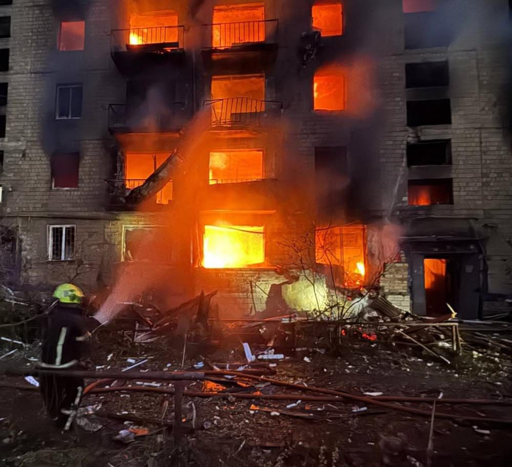 Attacco russo su Kiev, missili e droni colpiscono case e infrastrutture civili
