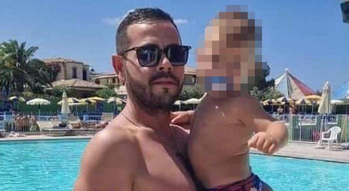 Incendio in casa a Palau, muore Giorgio Menna: salvi i due figli piccoli Incendio in casa a Palau, muore Giorgio Menna: salvi i due figli piccoli