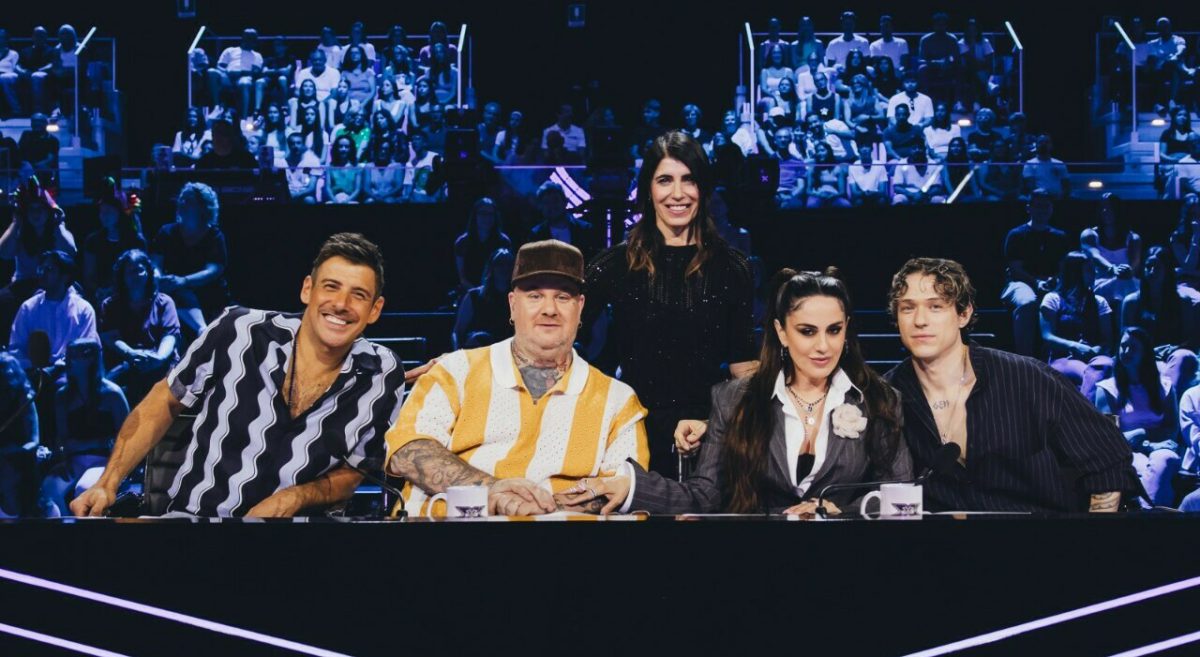 X Factor 2026, Irama debutta tra i giudici e la finale torna al Forum di Assago