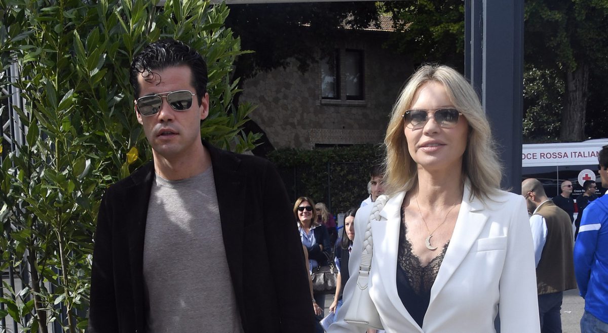 Anna Falchi e Andrea Crippa litigano a Roma, poi arriva il bacio della pace