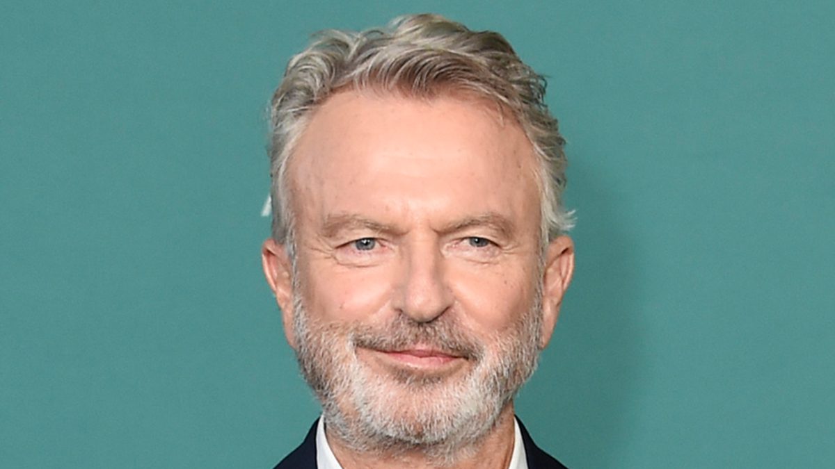 Sam Neill morto per una polmonite, cerimonia privata nella tenuta in Nuova Zelanda