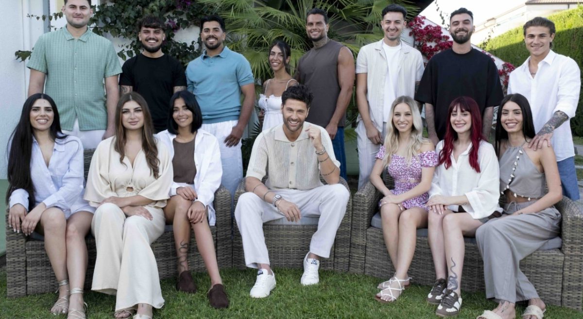 Temptation Island, Iris e Andrea escono insieme mentre Francesca e Danilo si allontanano