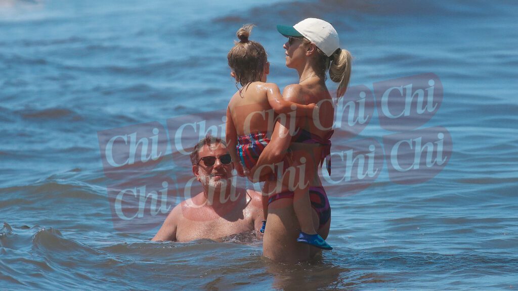 Silvia Salis a Forte dei Marmi con Fausto Brizzi, le foto rilanciano il suo profilo politico