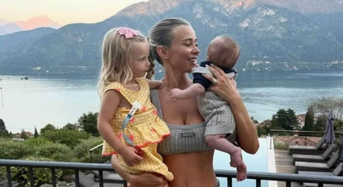 Bellissima Diletta Leotta a Villa Musa, vacanza sul Lago di Como tra piscina e sala cinema