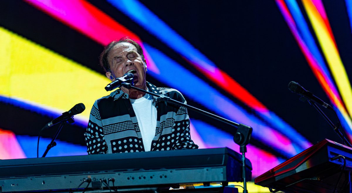 Roby Facchinetti sbaglia il testo di Pierre a Lucca, poi chiede scusa ai fan