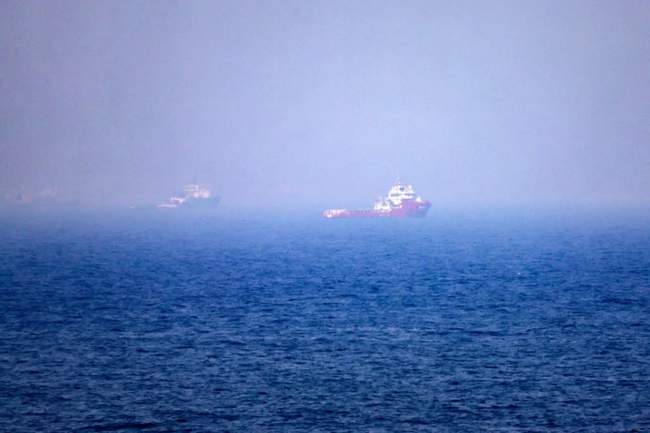 Petroliera colpita nello Stretto di Hormuz, l