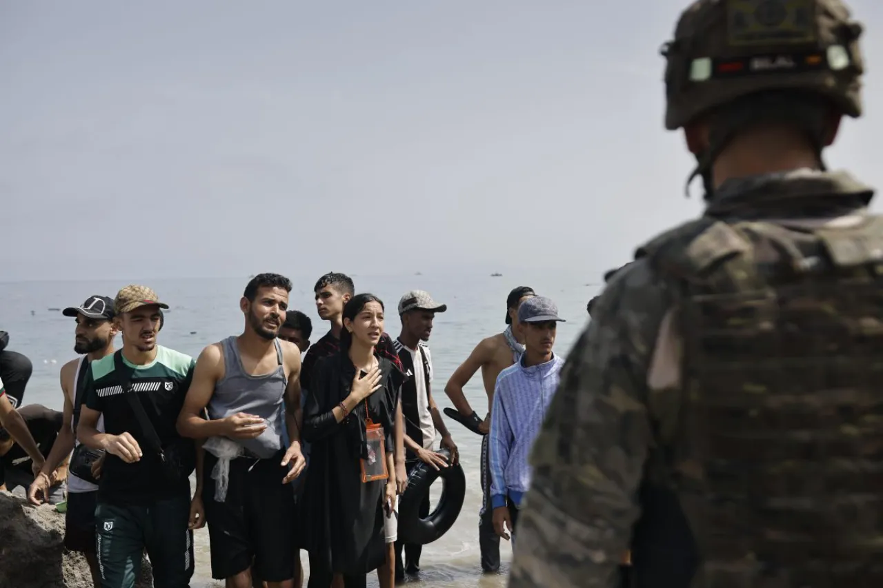 Crisi migratoria a Ceuta, martedì vertice Ue dopo la richiesta di 22 Paesi