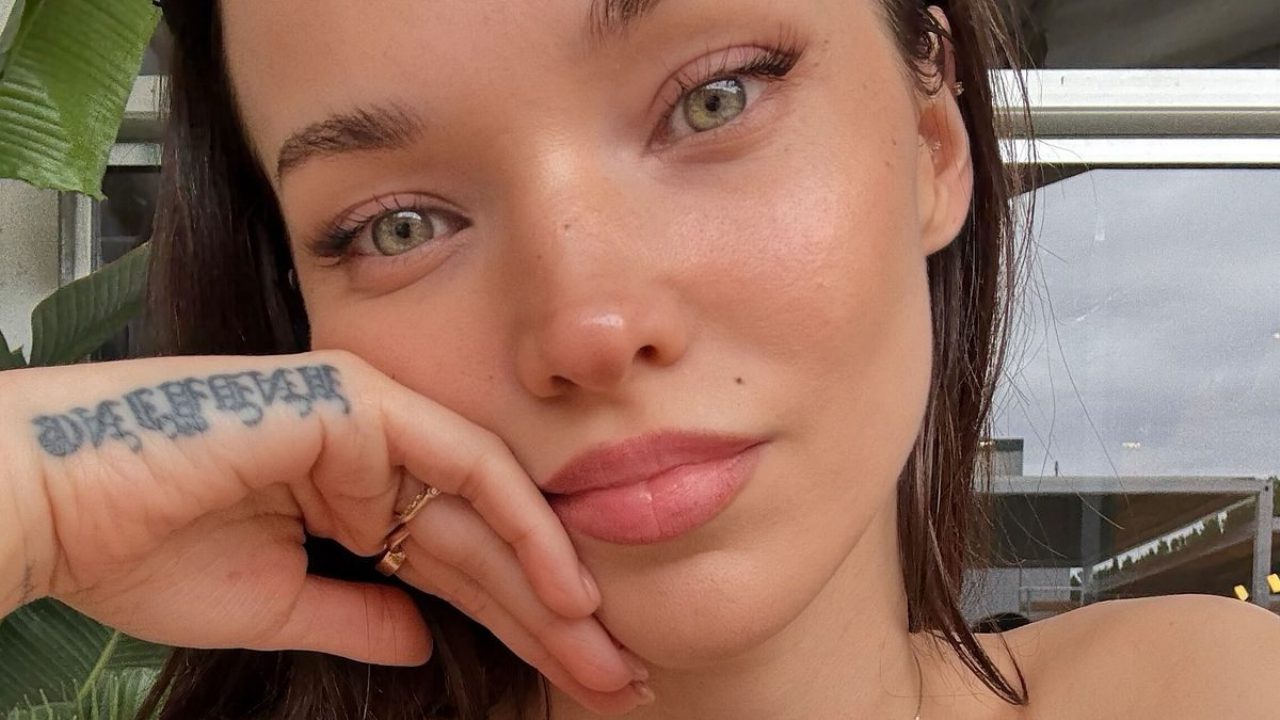 Dove Cameron a Milano con gli amici, nozze con Damiano David sempre più vicine