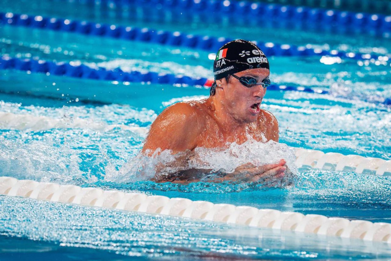Nicolò Martinenghi oro nei 100 rana a Parigi, Cerasuolo completa il podio azzurro