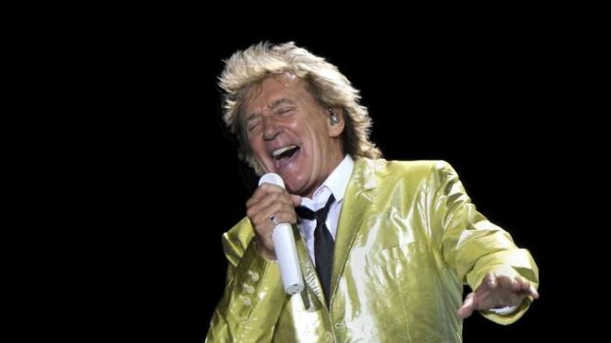 Rod Stewart cancella il tour negli Stati Uniti, quattro settimane di stop dopo lo stent coronarico