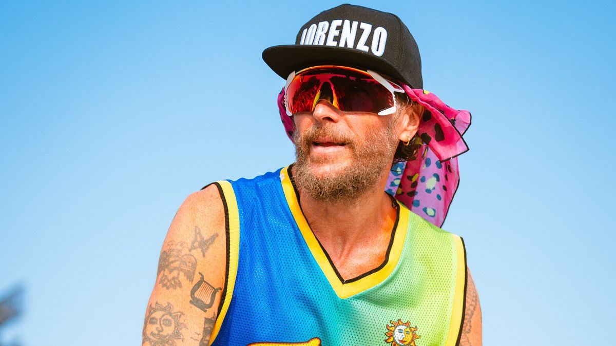 Jovanotti a Barletta, caffè in città dopo lo stop al concerto per amianto Jovanotti a Barletta, caffè in città dopo lo stop al concerto per amianto