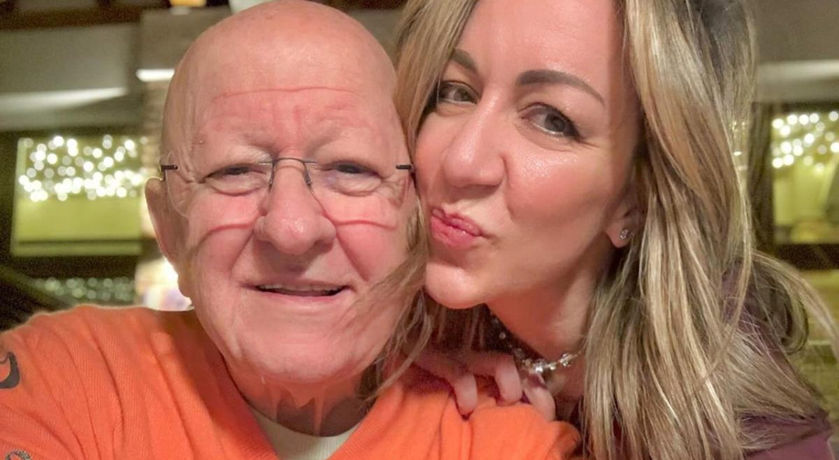 Massimo Boldi dopo la caduta a Forte dei Marmi, la figlia rassicura sulle condizioni Massimo Boldi dopo la caduta a Forte dei Marmi, la figlia rassicura sulle condizioni