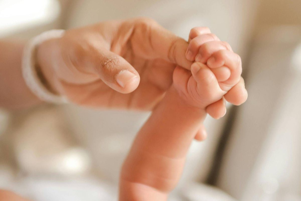 Bimba di 10 mesi muore in auto in Kentucky, dimenticata per otto ore dalla nonna