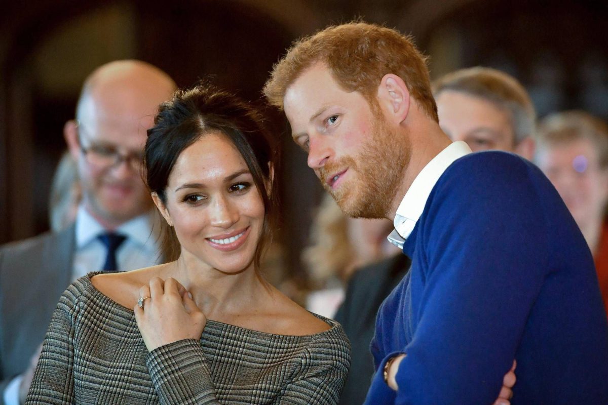 Harry e Meghan tornano nel Regno Unito, trasloco entro agosto e figli a scuola
