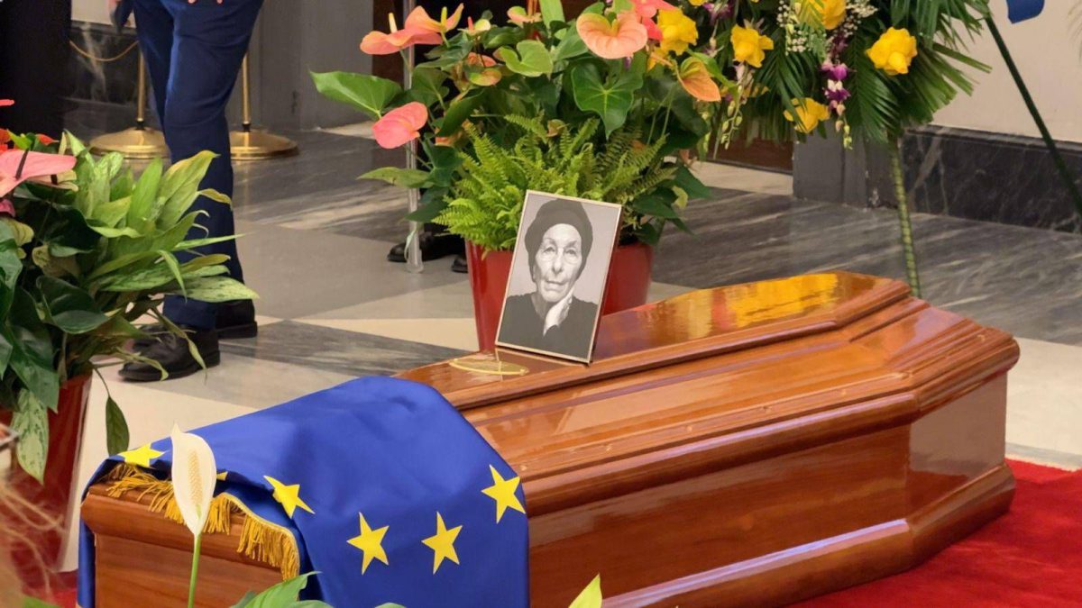 Emma Bonino, diretta camera ardente in Campidoglio prima dei funerali di Stato