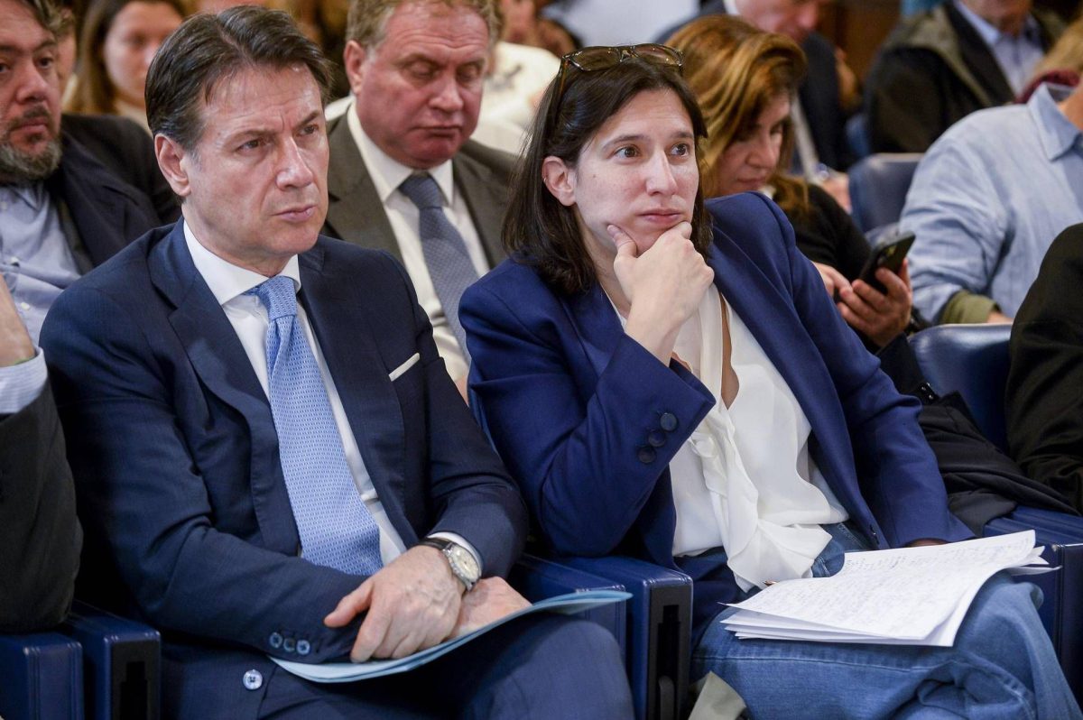 Ucraina, Conte chiude alle armi e Schlein conferma il sostegno a Kiev