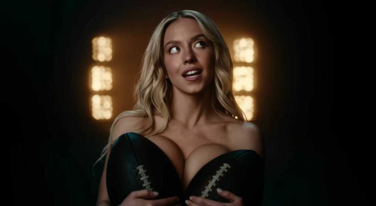 Sydney Sweeney e Novig, il sexy spot nudo scatena la protesta delle atlete